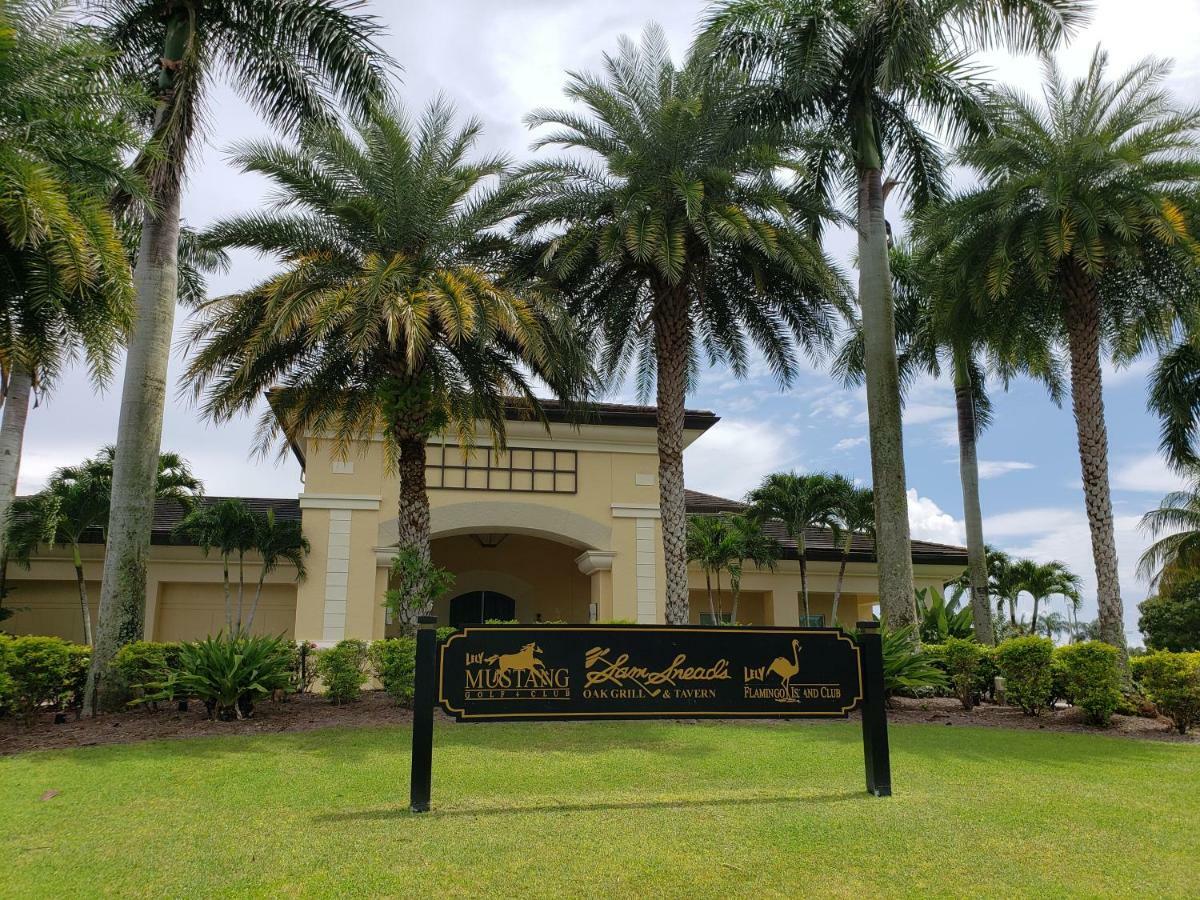 Vacation In Paradise Lely Resort 外观 照片